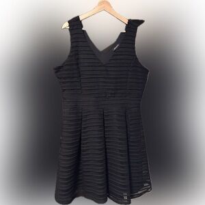 Jessica Black Textured Formal Dress